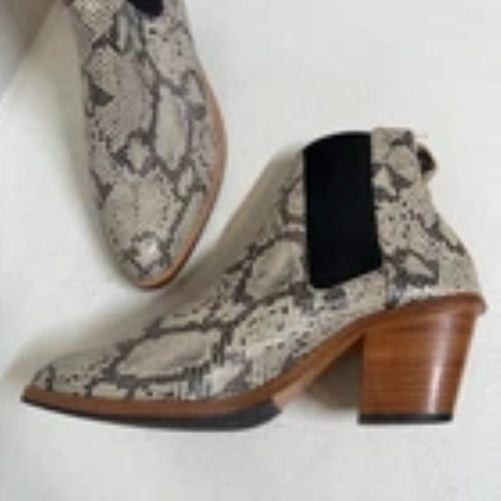 POPPY BARLEY 12W Snakeskin Print leather Chelsea Ankle Boots #47906 Gray $399